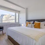 Charming 1-Bedroom Apartment By Plaza Colon Ideal Madrid Location Colon II