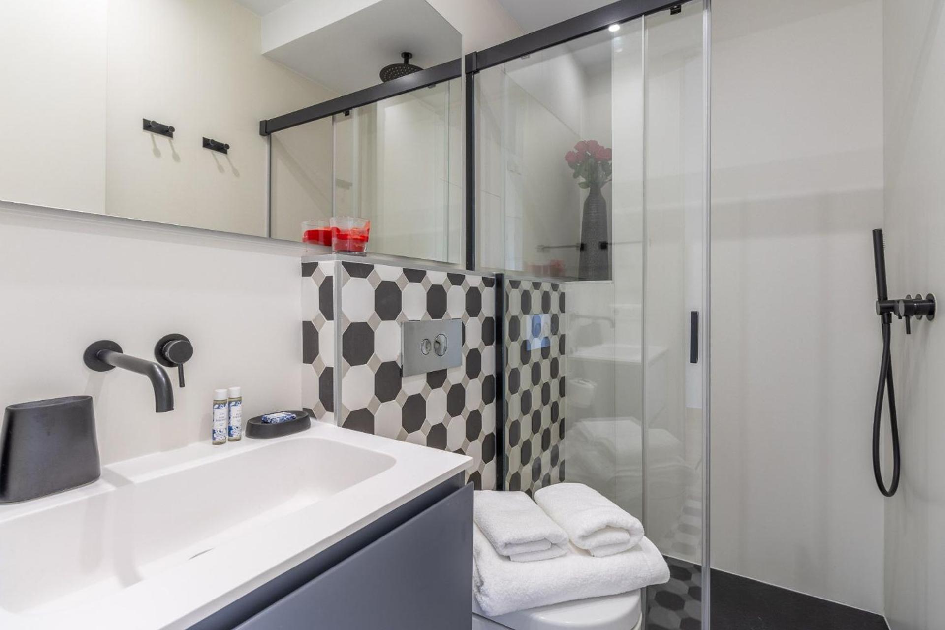 Apartamento Charming 1-bedroom By Plaza Colon Ideal Location Colon Ii Madrid