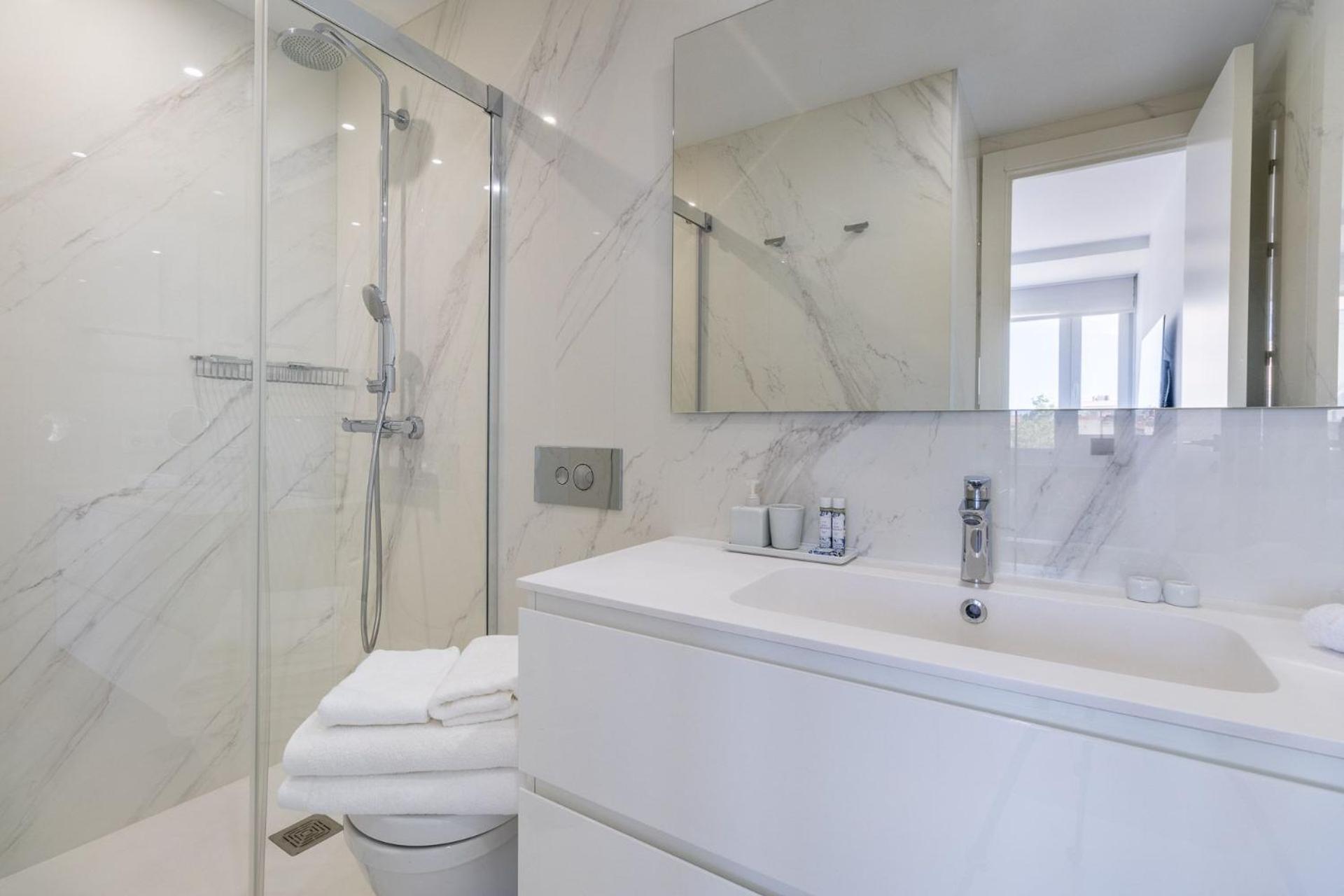Charming 1-bedroom By Plaza Colon Ideal Location Colon Ii * Madrid