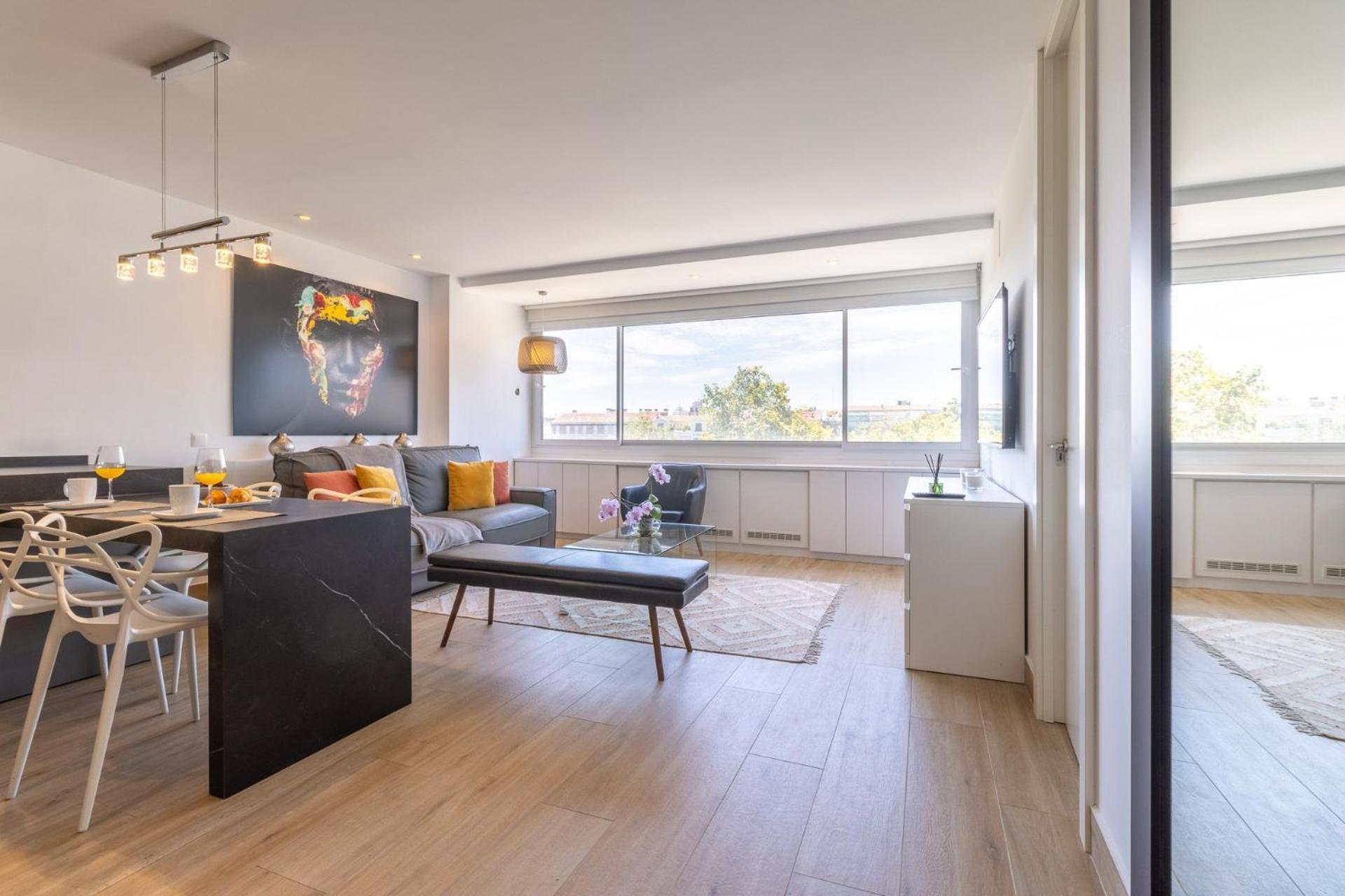 Charming 1-bedroom By Plaza Colon Ideal Location Colon Ii Apartamento Madrid