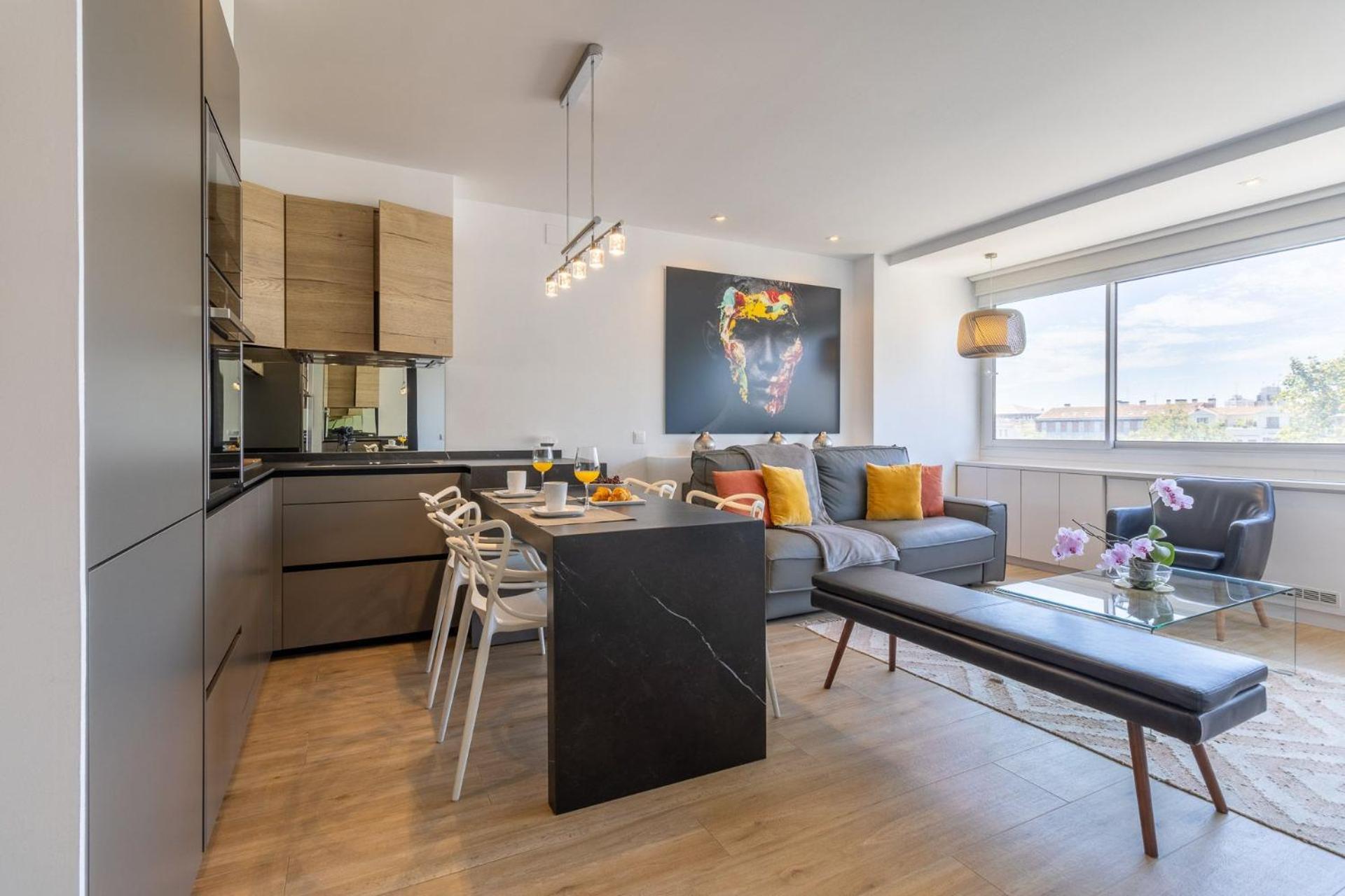 Charming 1-bedroom By Plaza Colon Ideal Location Colon Ii * Madrid